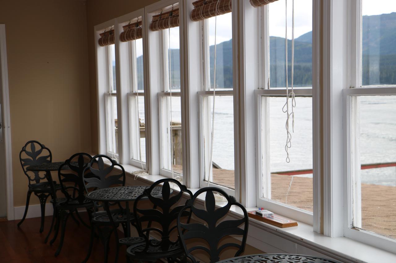 Nimpkish Hotel Alert Bay Esterno foto